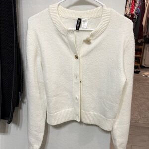 H&M Ivory Button-Front Cropped Crewneck Cardigan gold buttons worn once